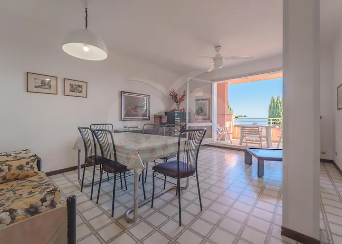 Lägenhet Quadrilocale - Goelba