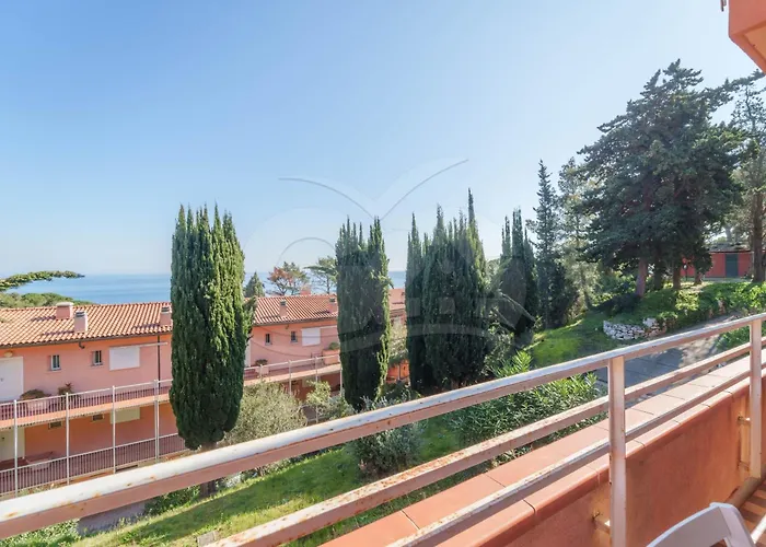 Quadrilocale - Goelba Lägenhet